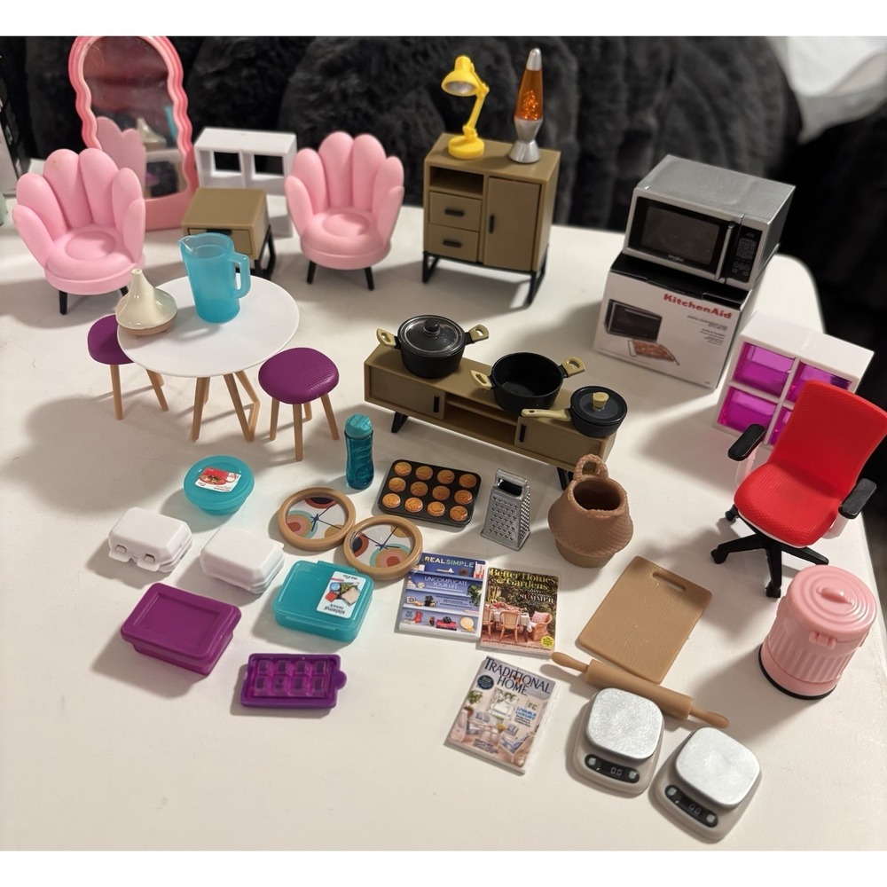 ZURU Mini Brands Home lot of Over 40 Pieces